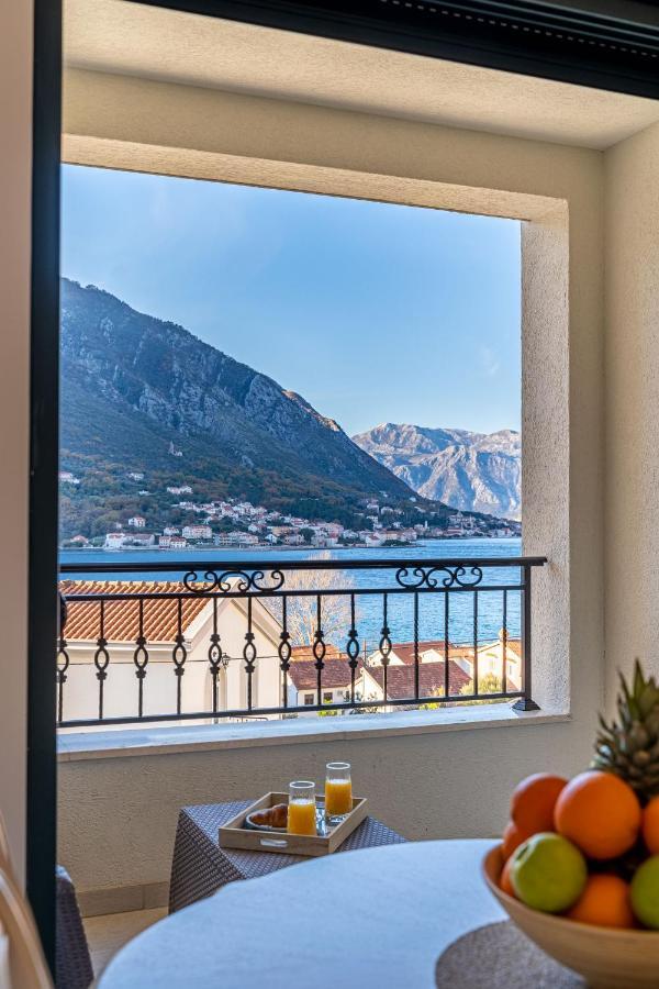 Boka View Luxury Suite - With Free Garage Parking Котор Екстер'єр фото